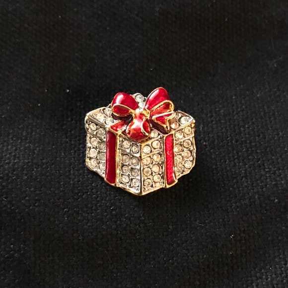 Jewelry - Beautiful brooch